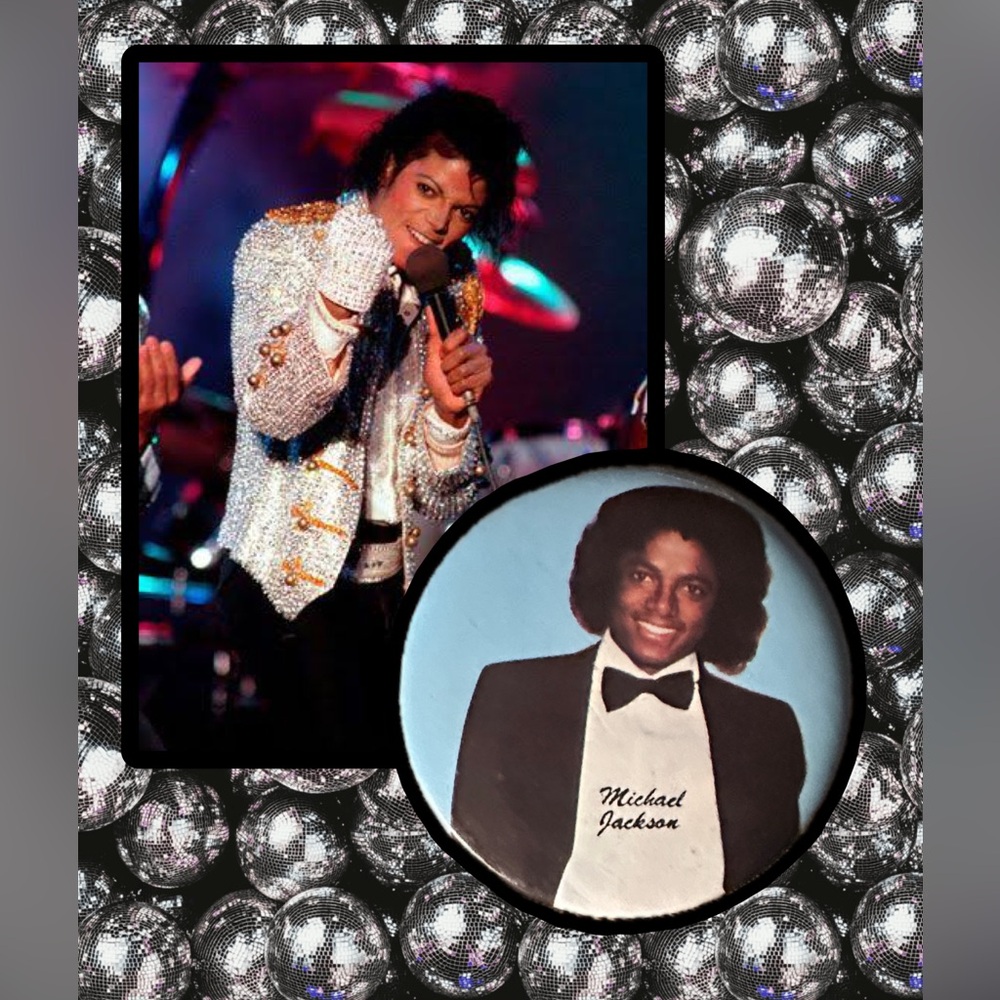 Vintage Music Pinback Button - Light Blue Background Michael Jackson 1977 !